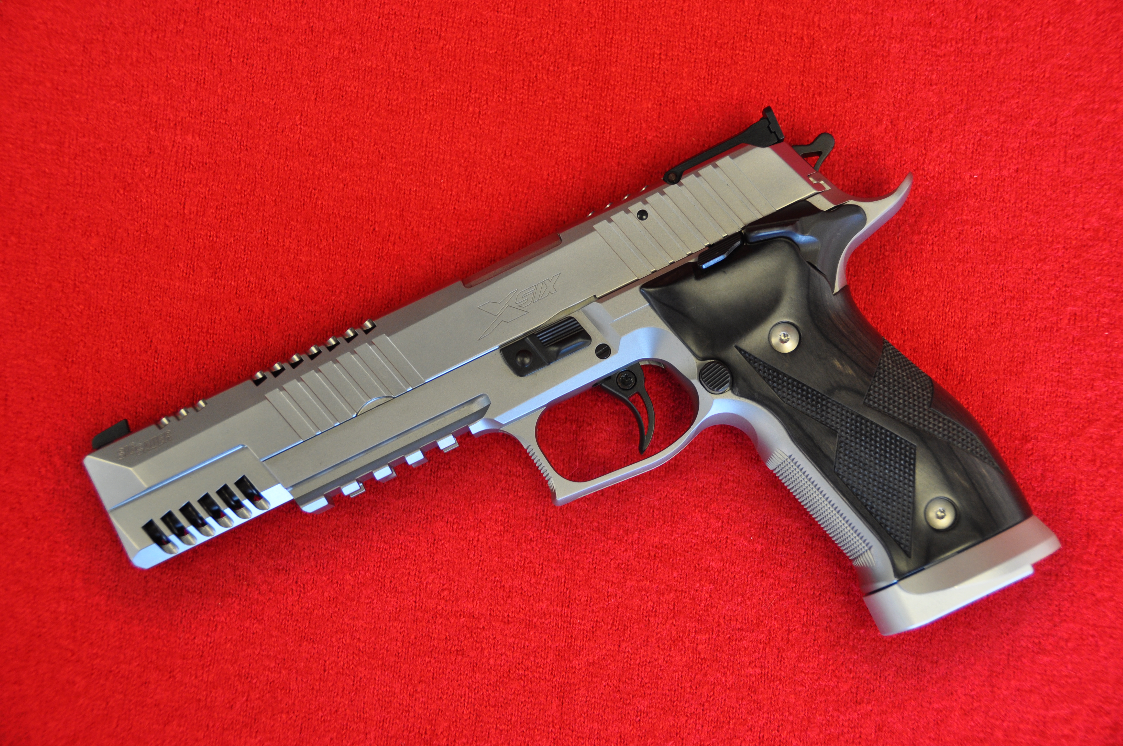 Pistole SIG Sauer P226 X-Six Skeleton Pistole SIG Sauer P226 X-Six Skeleton