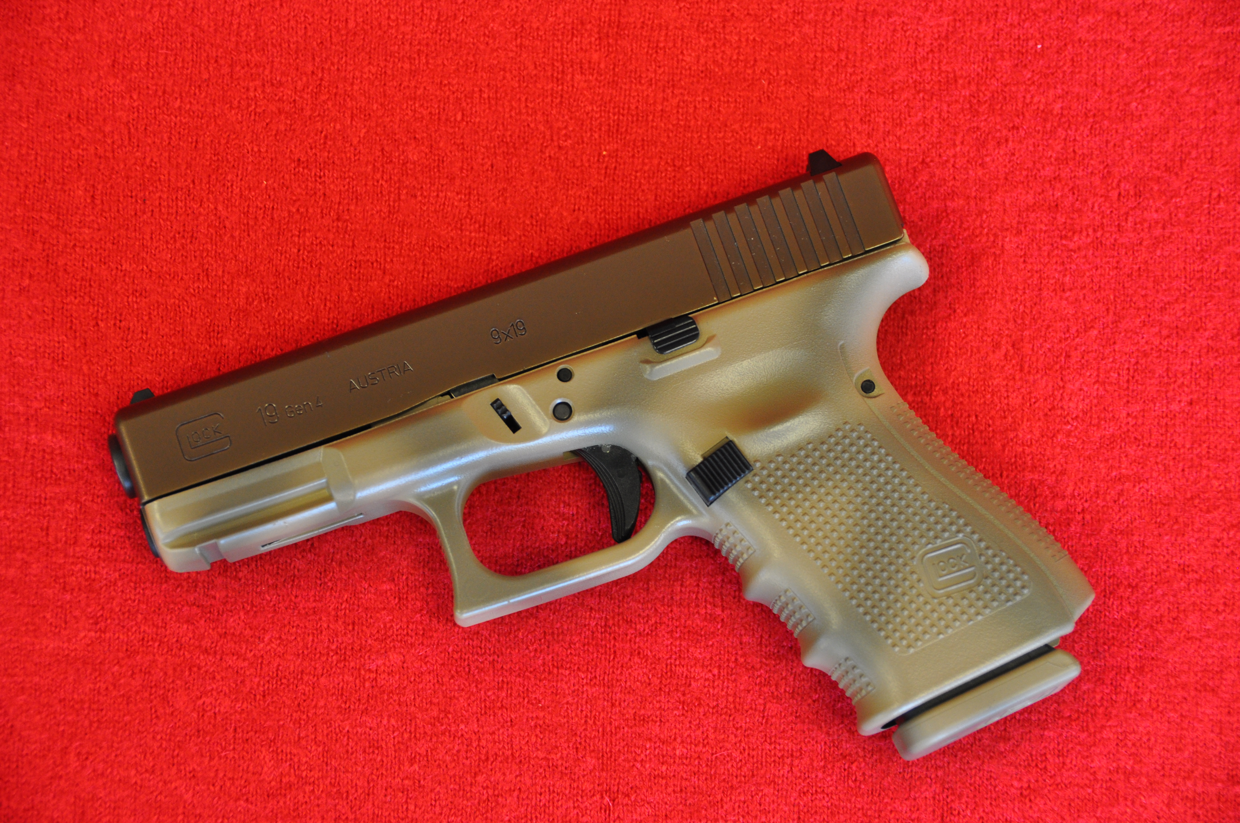 Pistole GLOCK 19 Pistole GLOCK 19