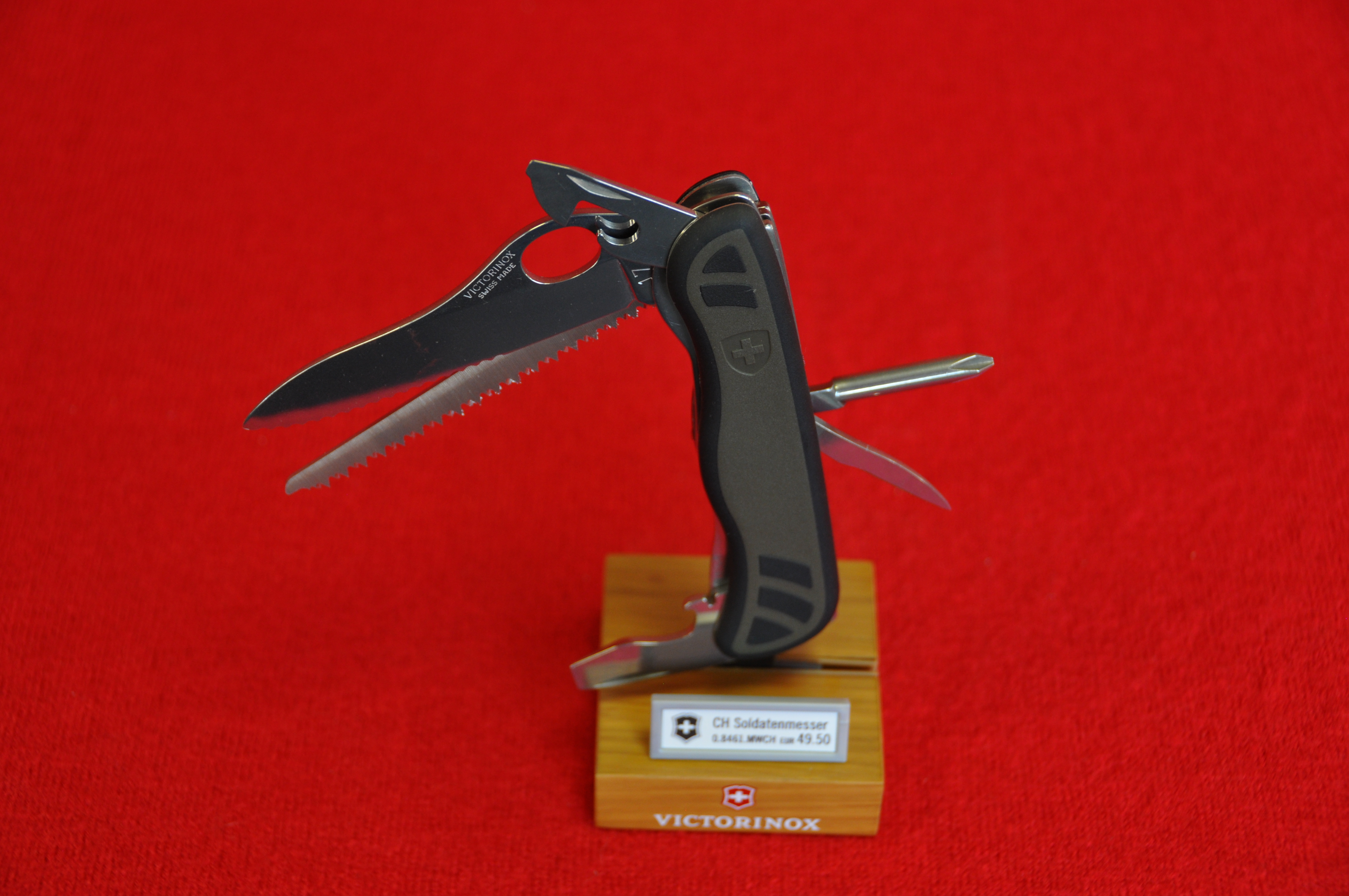 VICTORINOX Schweizer Soldatenmesser 08 VICTORINOX Schweizer Soldatenmesser 08